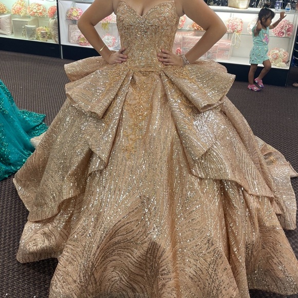 Elegant Rosegold Ball Gown for Quinceañera - Picture 6 of 6